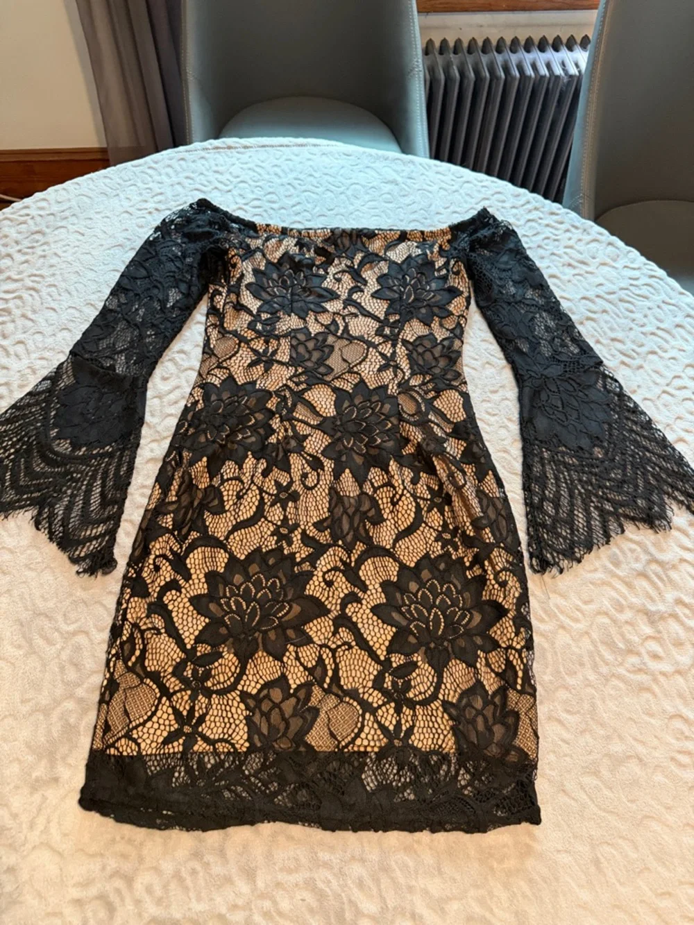 Guess elegant off